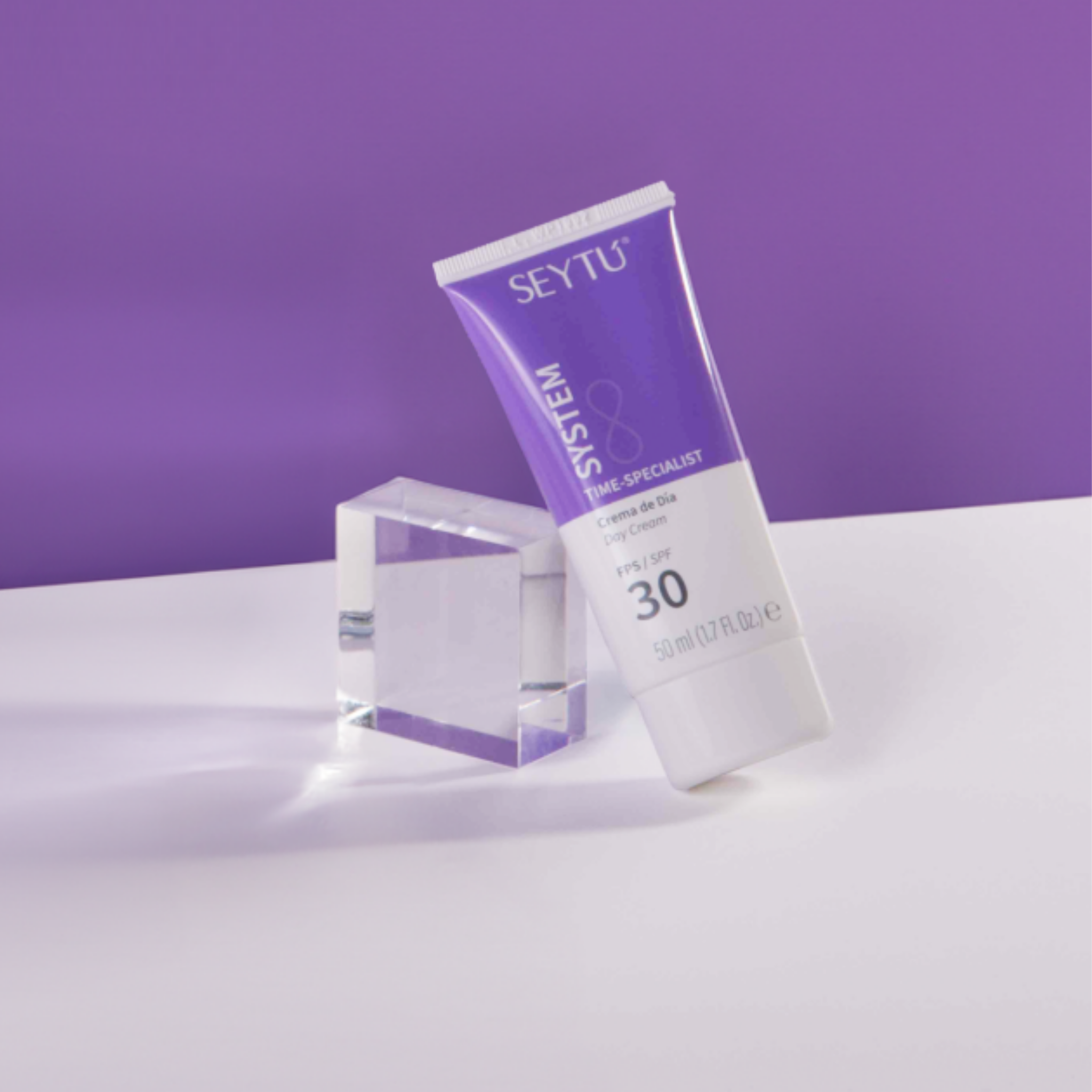 Day Cream SPF 30 – Protection, hydration, and anti-aging care in one step 